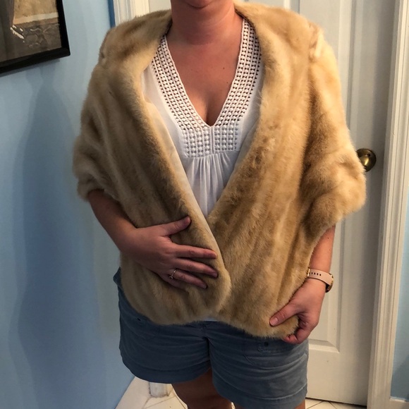Genuine Mink Shawl - Picture 2 of 6
